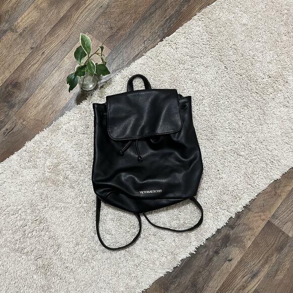 Victoria's Secret Black Pebbled Vegan Leather 90's-Y2K Vibe Drawstring Backpack - Picture 1 of 4